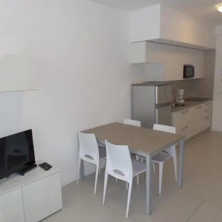 Apartment Contemporary Seafront Complex With Pool