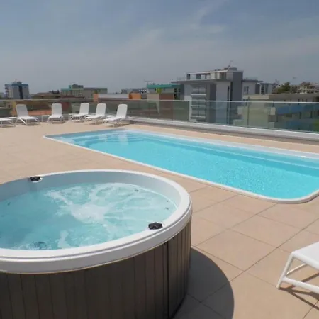 Contemporary Seafront Complex With Pool Appartamento