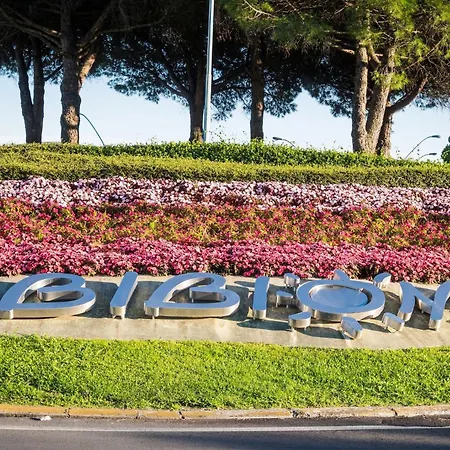 Apartment Contemporary Seafront Complex With Pool Bibione